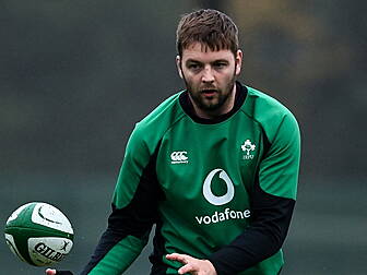 Henderson out with Covid but S...
